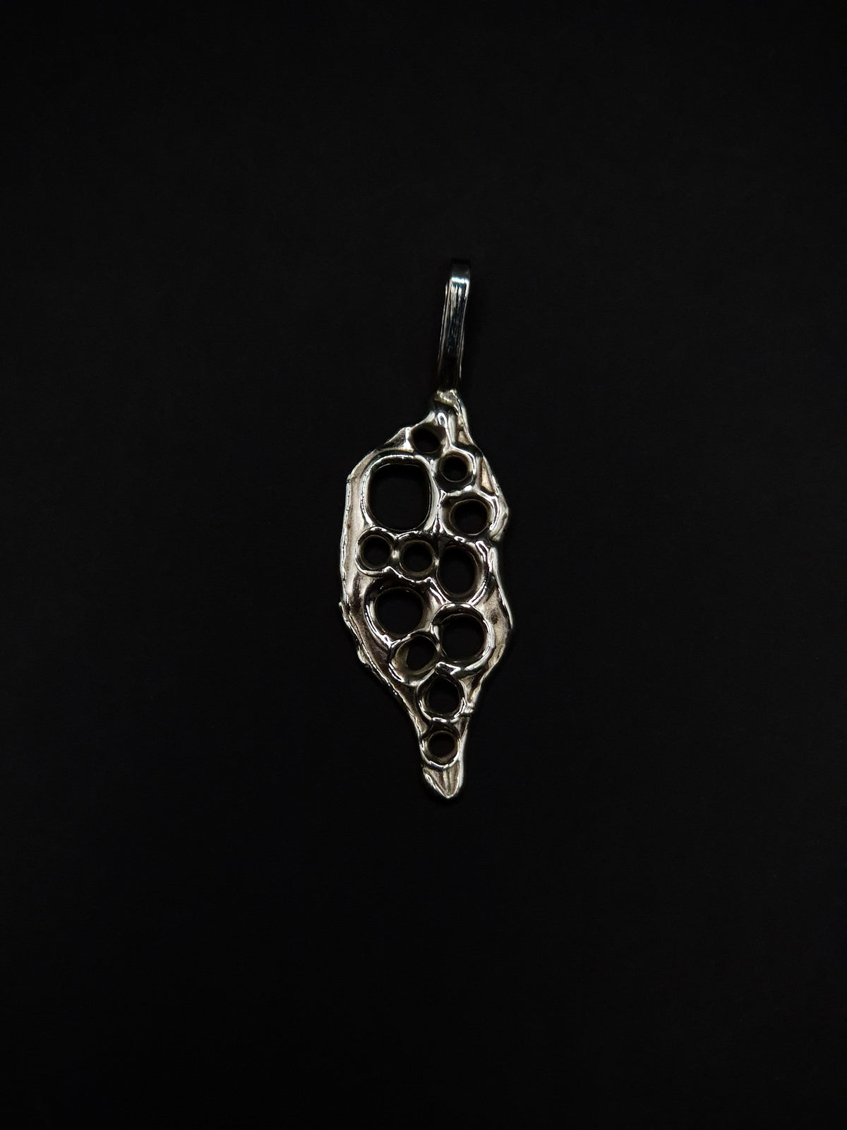 Pendentif cellule